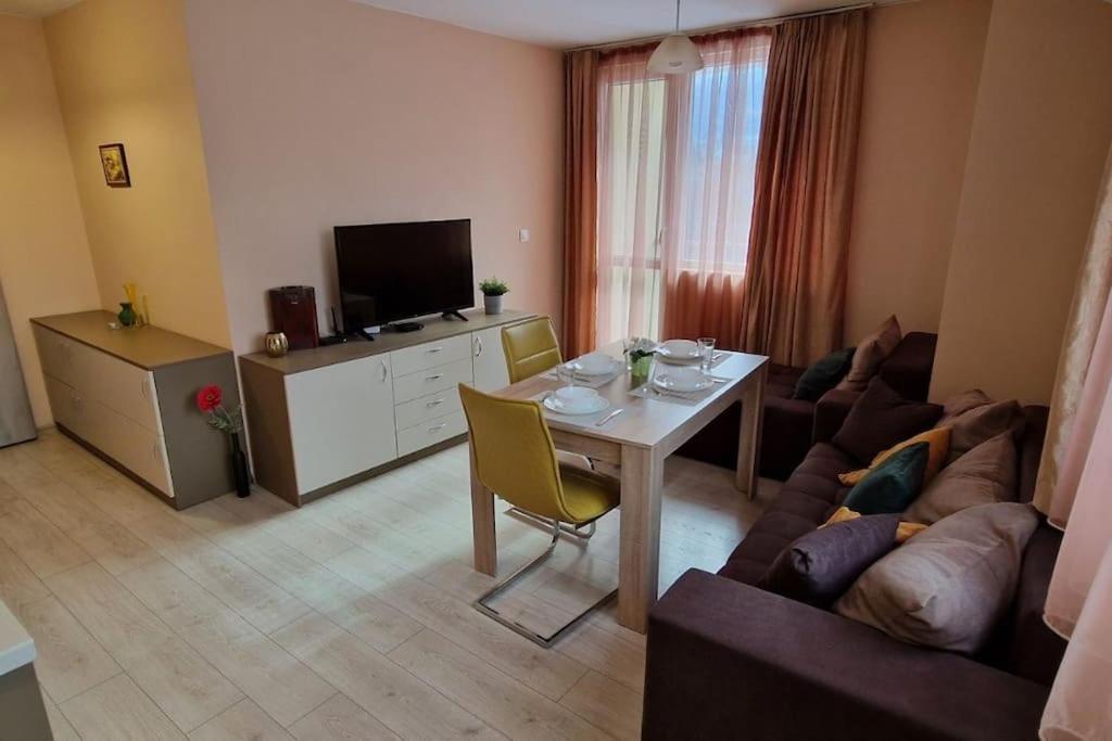 Mila'S 1 Bedroom Apartment София Екстериор снимка